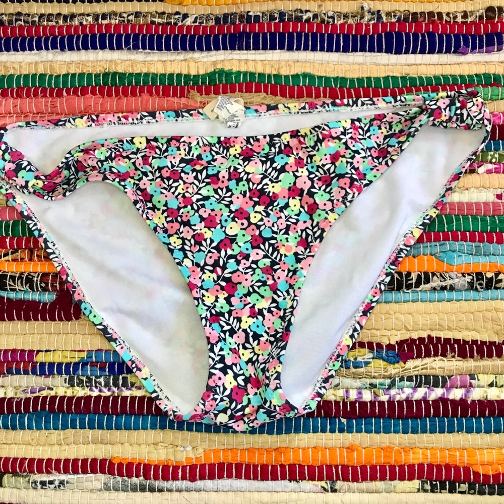 American Eagle Outfitters ~ Floral hipster bikini bottom